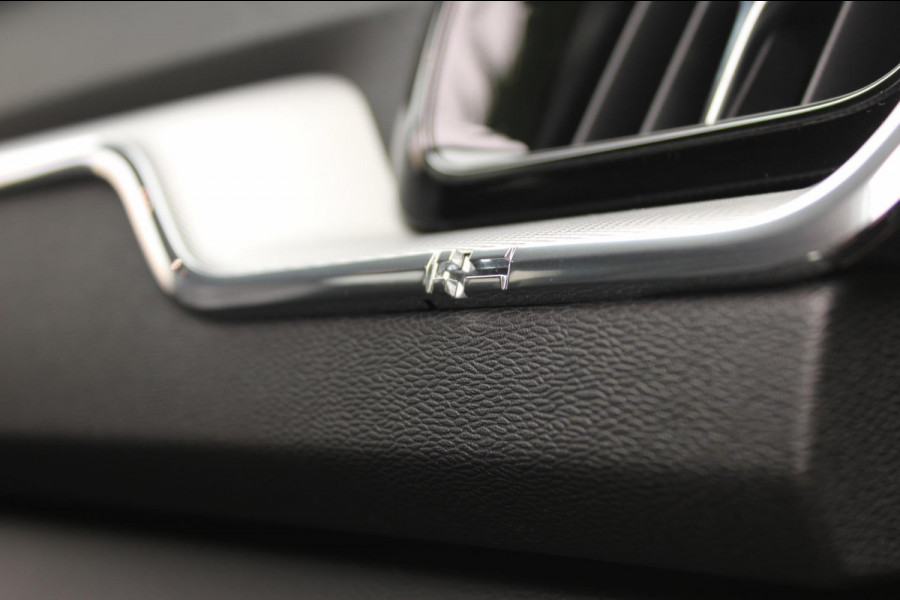 Volvo XC60 2.0 B5 AWD R-Design HarmanKardon Trekhaak 360CAM