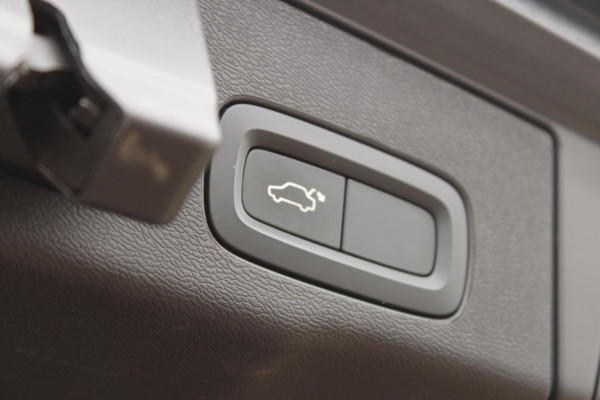 Volvo XC60 2.0 B5 AWD R-Design HarmanKardon Trekhaak 360CAM