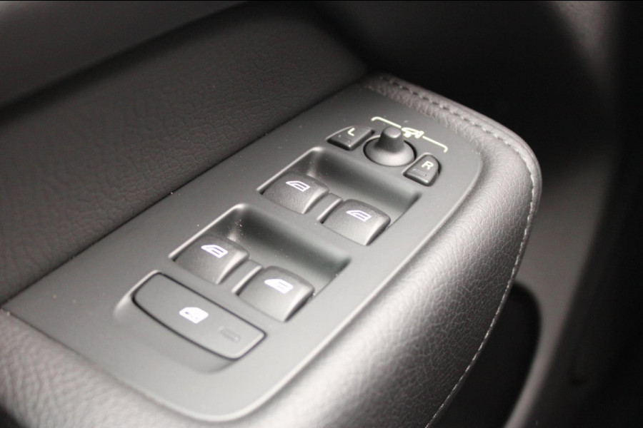 Volvo XC60 2.0 B5 AWD R-Design HarmanKardon Trekhaak 360CAM