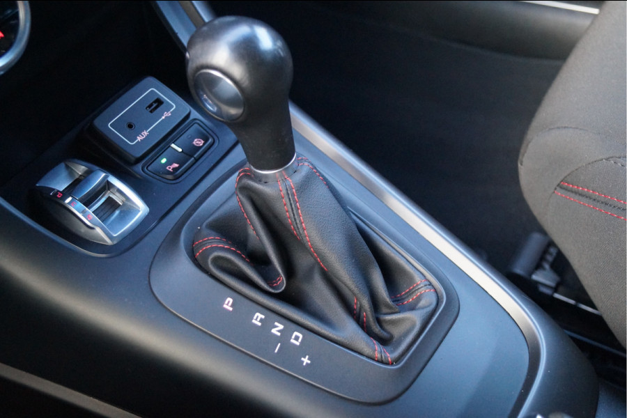 Alfa Romeo Giulietta 1.4 Turbo MultiAir Super TCT Automaat | Climate Control | 18" Lichtmetalen Velgen | Stoelverwarming | Trekhaak Alfa Romeo Giulietta 1.4 Turbo MultiAir Super TCT Automaat | Climate Control | 18" Lichtmetalen Velgen | Stoelverwarming | Trekhaak