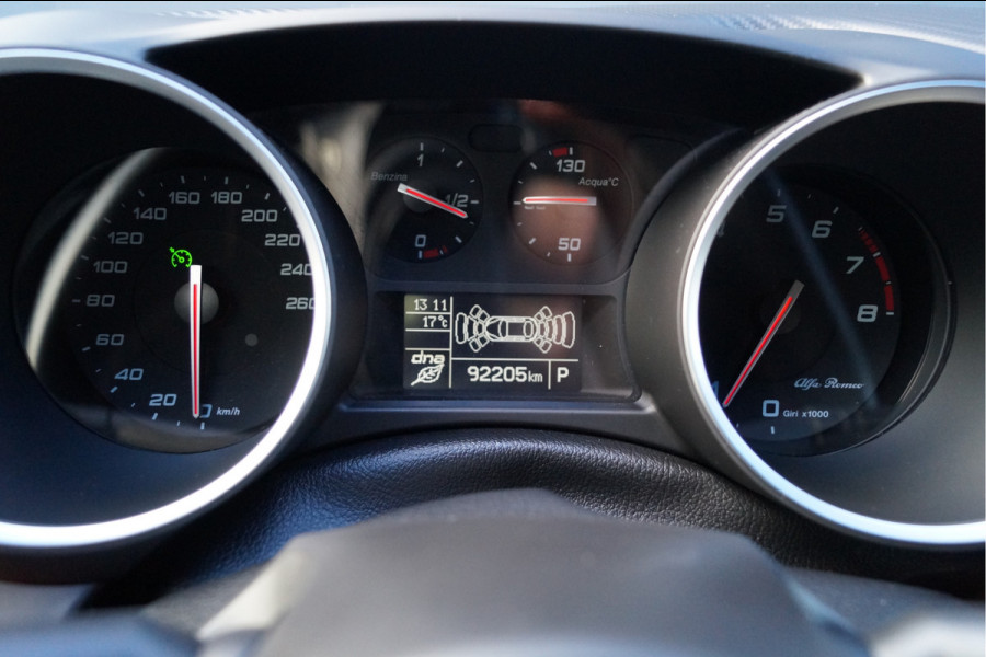 Alfa Romeo Giulietta 1.4 Turbo MultiAir Super TCT Automaat | Climate Control | 18" Lichtmetalen Velgen | Stoelverwarming | Trekhaak Alfa Romeo Giulietta 1.4 Turbo MultiAir Super TCT Automaat | Climate Control | 18" Lichtmetalen Velgen | Stoelverwarming | Trekhaak