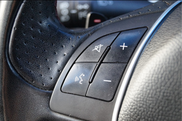 Alfa Romeo Giulietta 1.4 Turbo MultiAir Super TCT Automaat | Climate Control | 18" Lichtmetalen Velgen | Stoelverwarming | Trekhaak Alfa Romeo Giulietta 1.4 Turbo MultiAir Super TCT Automaat | Climate Control | 18" Lichtmetalen Velgen | Stoelverwarming | Trekhaak