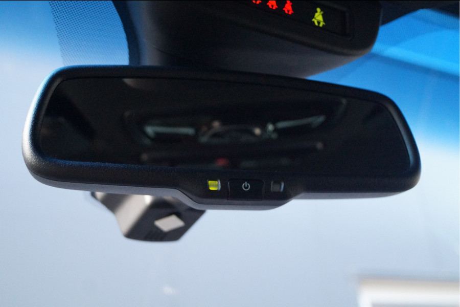 Alfa Romeo Giulietta 1.4 Turbo MultiAir Super TCT Automaat | Climate Control | 18" Lichtmetalen Velgen | Stoelverwarming | Trekhaak Alfa Romeo Giulietta 1.4 Turbo MultiAir Super TCT Automaat | Climate Control | 18" Lichtmetalen Velgen | Stoelverwarming | Trekhaak