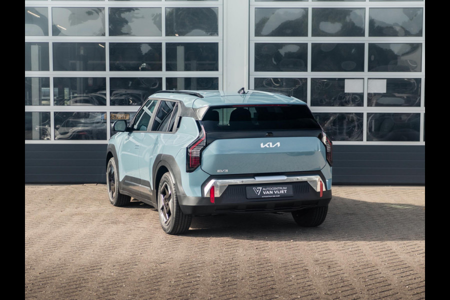 Kia EV3 Plus 81.4 kWh Private Lease v.a. € 479,- | Uit voorraad leverbaar - 2025 rijden!| 600km Rijbereik | Navi | 17" | Adapt. Cruise | Clima | PDC | Dakrails | Stoel&Stuurverw. | Priv Glass | BSM |
