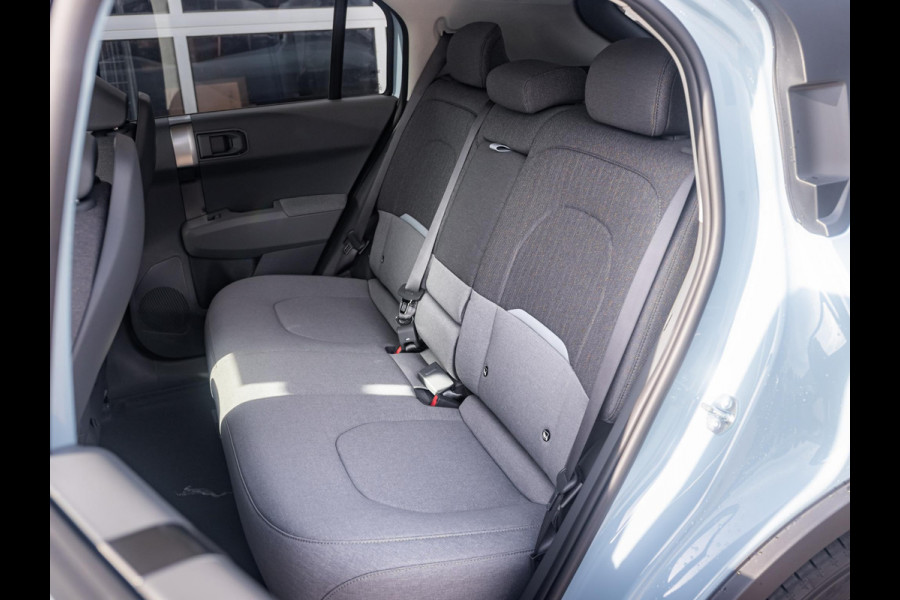 Kia EV3 Plus 81.4 kWh Private Lease v.a. € 479,- | Uit voorraad leverbaar - 2025 rijden!| 600km Rijbereik | Navi | 17" | Adapt. Cruise | Clima | PDC | Dakrails | Stoel&Stuurverw. | Priv Glass | BSM |