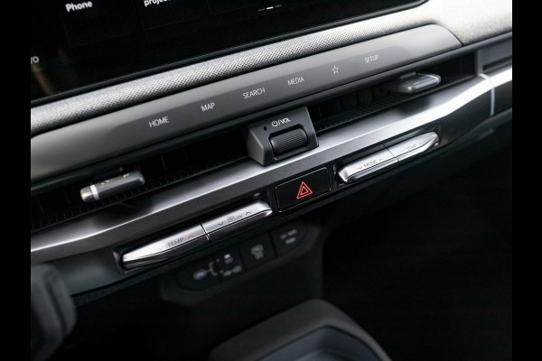 Kia EV3 Plus 81.4 kWh Private Lease v.a. € 479,- | Uit voorraad leverbaar - 2025 rijden!| 600km Rijbereik | Navi | 17" | Adapt. Cruise | Clima | PDC | Dakrails | Stoel&Stuurverw. | Priv Glass | BSM |