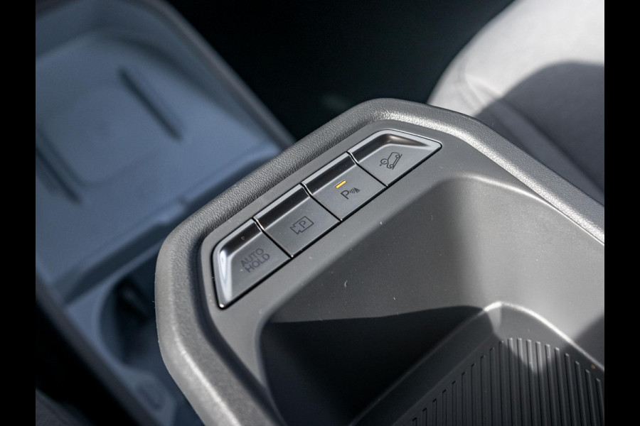 Kia EV3 Plus 81.4 kWh Private Lease v.a. € 479,- | Uit voorraad leverbaar - 2025 rijden!| 600km Rijbereik | Navi | 17" | Adapt. Cruise | Clima | PDC | Dakrails | Stoel&Stuurverw. | Priv Glass | BSM |