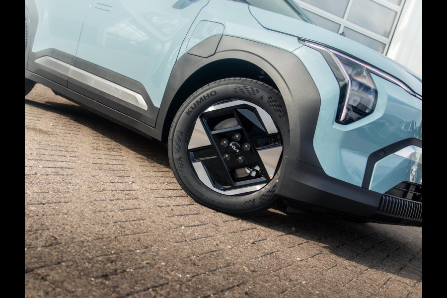 Kia EV3 Plus 81.4 kWh Private Lease v.a. € 479,- | Uit voorraad leverbaar - 2025 rijden!| 600km Rijbereik | Navi | 17" | Adapt. Cruise | Clima | PDC | Dakrails | Stoel&Stuurverw. | Priv Glass | BSM |