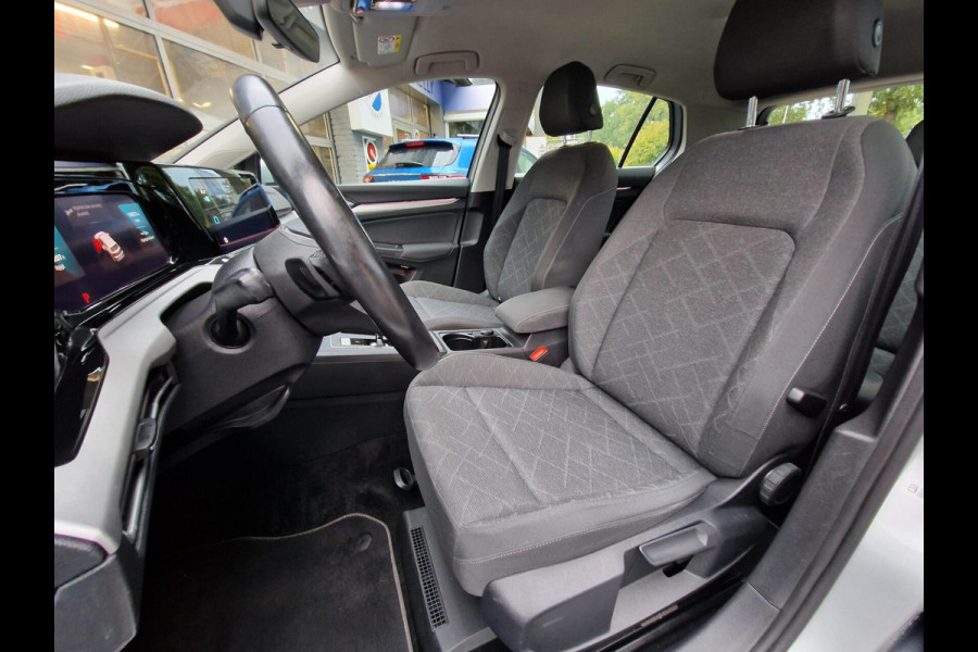 Volkswagen Golf 1.0 eTSI Life |DSG|ACC|Clima|PDC|17 inch|