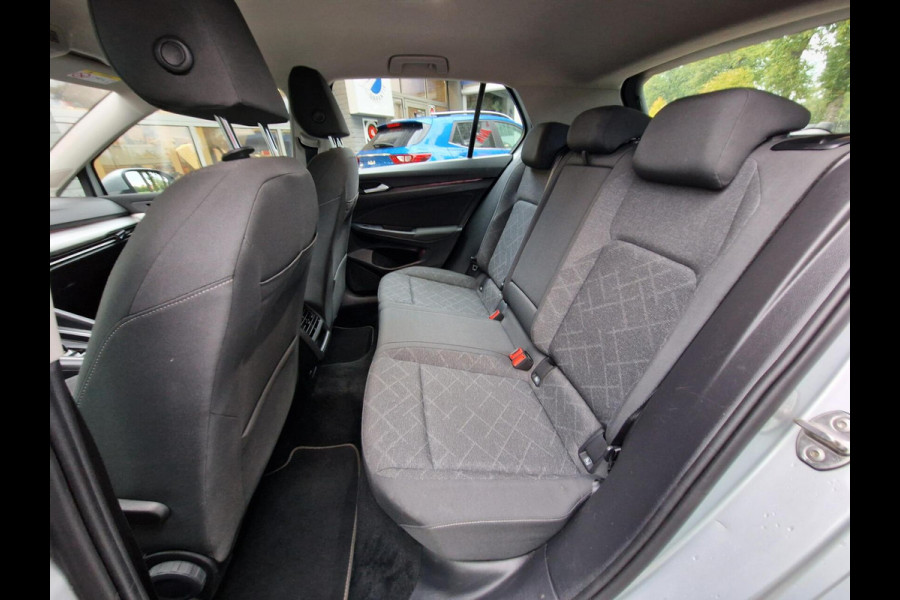 Volkswagen Golf 1.0 eTSI Life |DSG|ACC|Clima|PDC|17 inch|