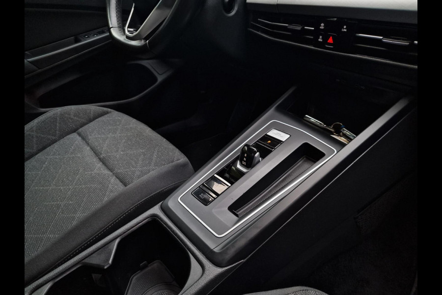 Volkswagen Golf 1.0 eTSI Life |DSG|ACC|Clima|PDC|17 inch|