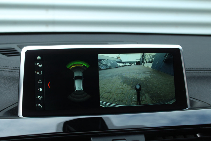 BMW X2 sDrive20i High 192pk Executive AUTOMAAT NL-Auto NAP 1e Eigenaar Panoramadak Clima Cruise Navi HUD El. Klep Trekhaak 1800kg