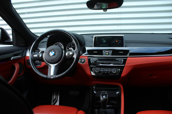 BMW X2 sDrive20i High 192pk Executive AUTOMAAT NL-Auto NAP 1e Eigenaar Panoramadak Clima Cruise Navi HUD El. Klep Trekhaak 1800kg