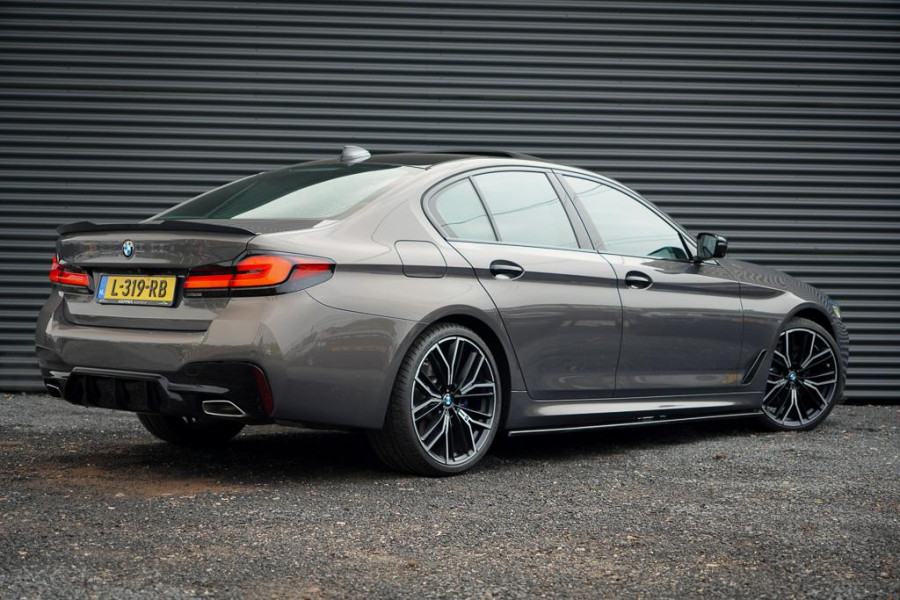 BMW 5 Serie 530i High Executive Edition / M-Sport / Laser / M-Stoelen / Schuifdak / Adaptive Cruise BMW 5 Serie 530i High Executive Edition / M-Sport / Laser / M-Stoelen / Schuifdak / Adaptive Cruise