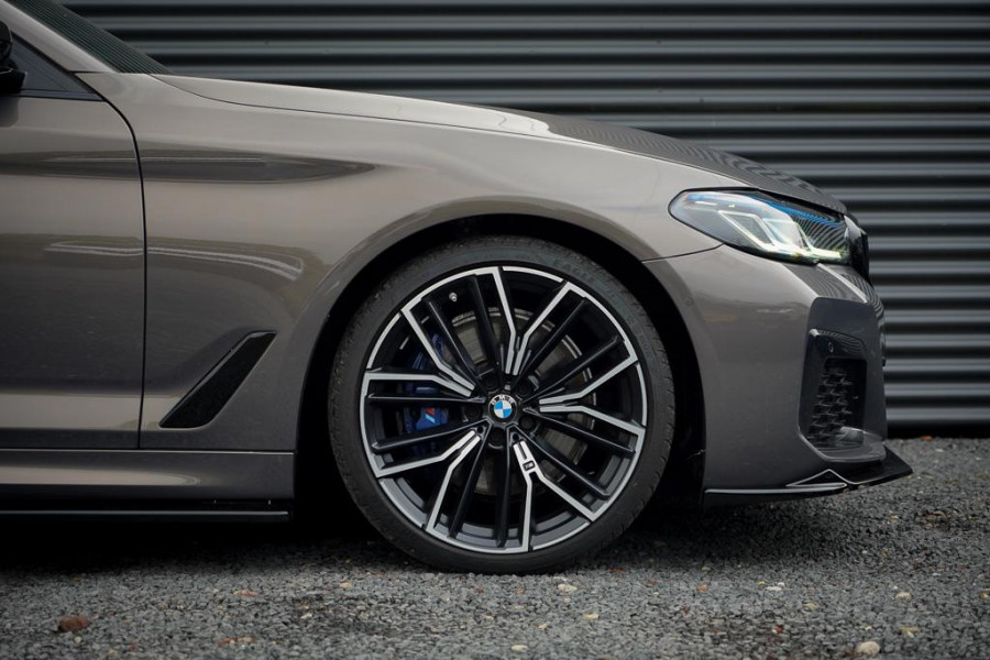 BMW 5 Serie 530i High Executive Edition / M-Sport / Laser / M-Stoelen / Schuifdak / Adaptive Cruise BMW 5 Serie 530i High Executive Edition / M-Sport / Laser / M-Stoelen / Schuifdak / Adaptive Cruise