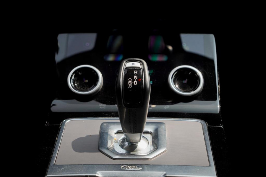 Land Rover Range Rover Evoque 2.0 P200 AWD R-Dynamic HSE / Pano / Memory / Camera