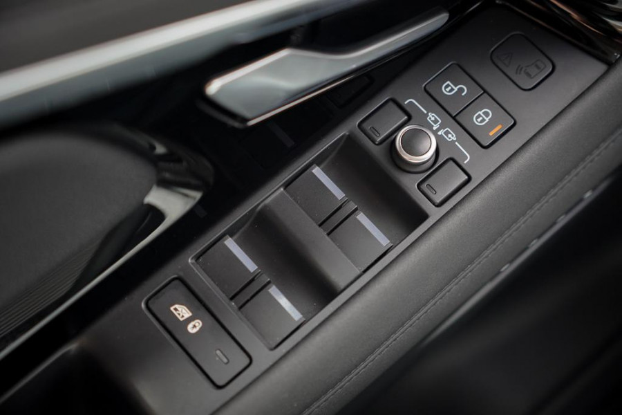 Land Rover Range Rover Evoque 2.0 P200 AWD R-Dynamic HSE / Pano / Memory / Camera