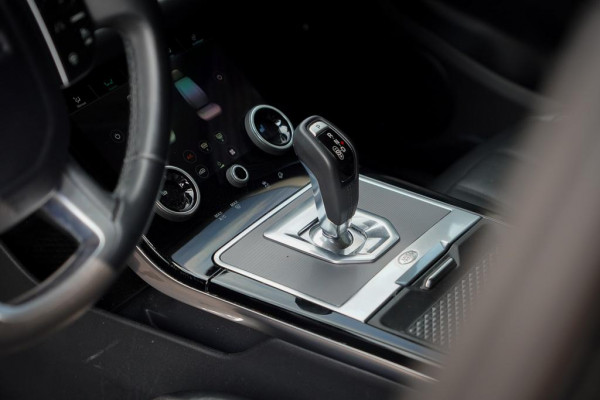 Land Rover Range Rover Evoque 2.0 P200 AWD R-Dynamic HSE / Pano / Memory / Camera