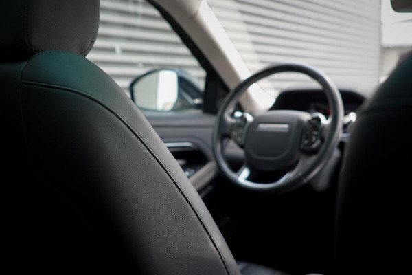 Land Rover Range Rover Evoque 2.0 P200 AWD R-Dynamic HSE / Pano / Memory / Camera