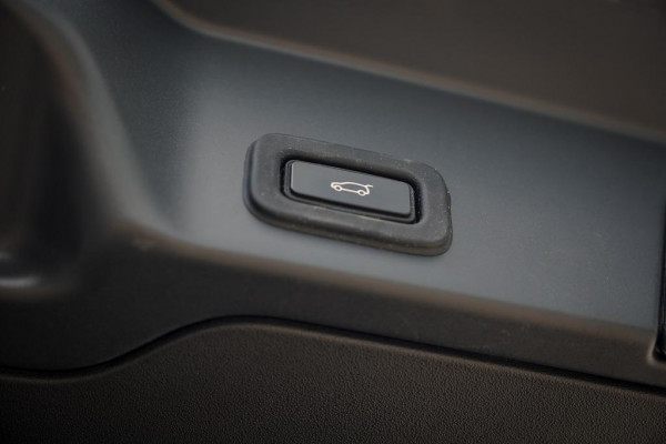 Land Rover Range Rover Evoque 2.0 P200 AWD R-Dynamic HSE / Pano / Memory / Camera