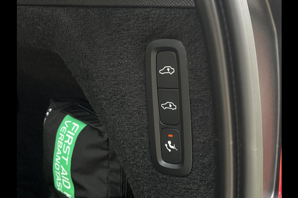 Volvo XC90 2.0 T8 Recharge AWD R-Design Luchtvering | Open dak | Adapt. Cruise c. | Long range  | Harman/Kardon | Trekhaak