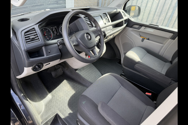 Volkswagen Transporter 2.0 TDI 150PK EURO 6 L1H1 Navigatie systeem/cruise control Volkswagen Transporter 2.0 TDI 150PK EURO 6 L1H1 Navigatie systeem/cruise control