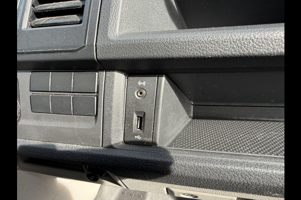 Volkswagen Transporter 2.0 TDI 150PK EURO 6 L1H1 Navigatie systeem/cruise control Volkswagen Transporter 2.0 TDI 150PK EURO 6 L1H1 Navigatie systeem/cruise control