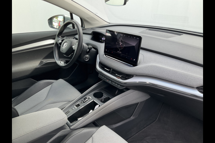 Škoda ENYAQ iV 80 Trekhaak Stoel/Stuurverw Carplay Warmtepomp Trekhaak 100% Elektrisch NL-Auto!