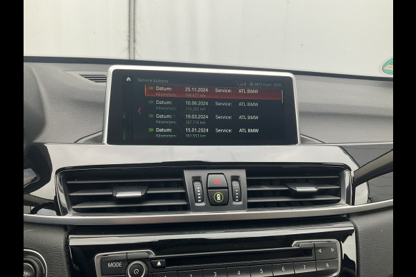 BMW X1 sDrive20i Corporate Lease High Executive Pano Trekhaak HUD Leer Led Elek.Klep Voll.Onderhouden!