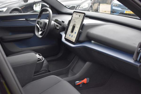 Volvo EX30 Extended Range Plus 69 kWh | ACC | H&K | Blis | Camera | 19'LMV  Camera