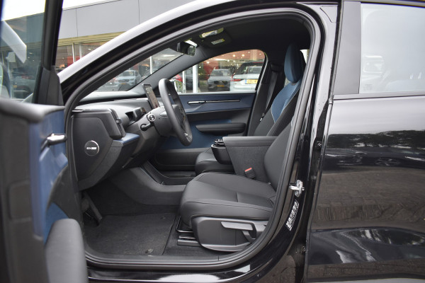 Volvo EX30 Extended Range Plus 69 kWh | ACC | H&K | Blis | Camera | 19'LMV  Camera