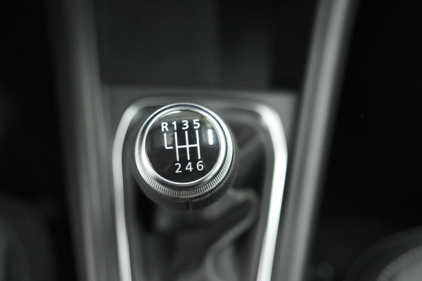 Renault Captur TCe 90 Evolution | Parkeersensoren | Navigatie | Allseason Banden | Apple Carplay Renault Captur TCe 90 Evolution | Parkeersensoren | Navigatie | Allseason Banden | Apple Carplay