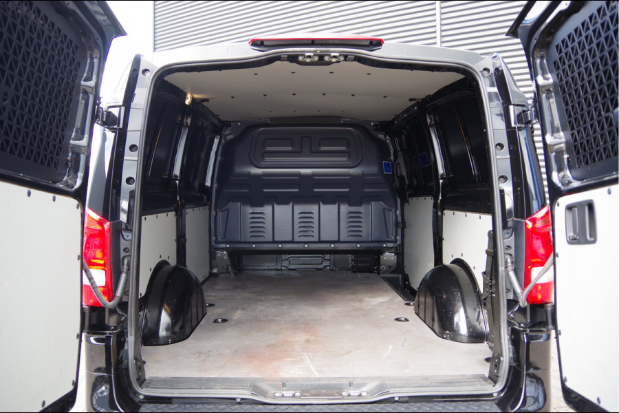 Mercedes-Benz Vito 116 CDI L2 Select LED, LEDER, TREKHAAK, ADAPT. CRUISE, STOEL/STUURVERWARMING, CAMERA, NAVI, CLIMA, NL AUTO, NAP