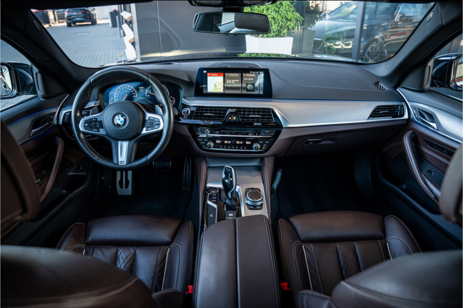 BMW 5 Serie Touring 520i High Executive - M Sport | Panorama | Memory | HUD | Cruise Control