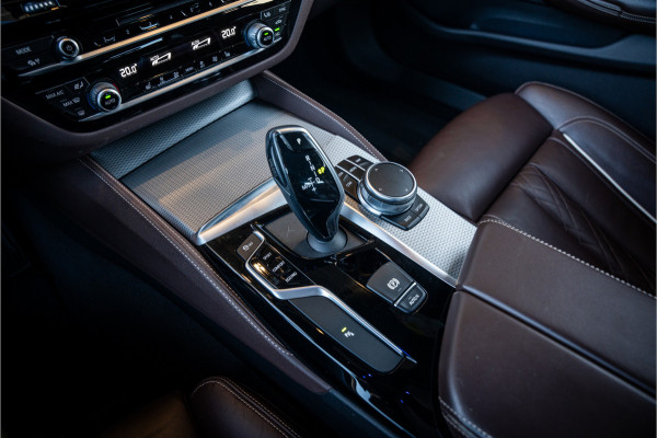 BMW 5 Serie Touring 520i High Executive - M Sport | Panorama | Memory | HUD | Cruise Control