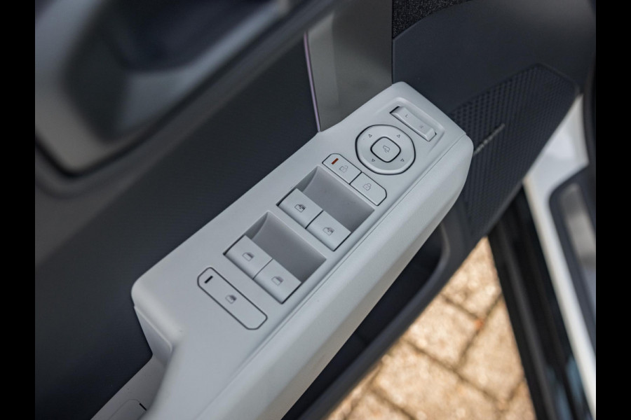 Kia EV3 GT-Line 81.4 kWh l Long range l Schuif kantel dak l Stoel / Stuurwielverwarming l Navigatie l Direct beschikbaar Kia EV3 GT-Line 81.4 kWh l Long range l Schuif kantel dak l Stoel / Stuurwielverwarming l Navigatie l Direct beschikbaar