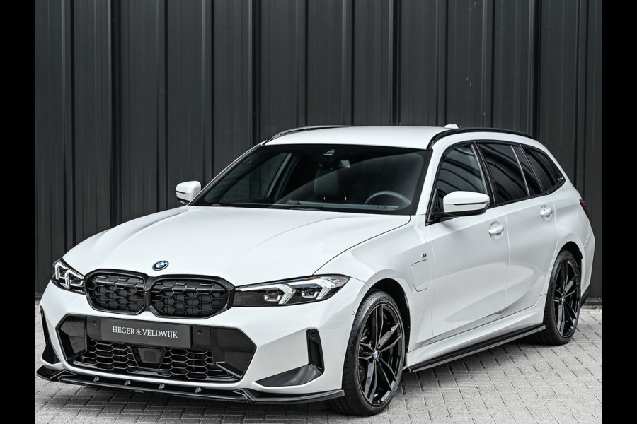 BMW 3 Serie Touring 330e xDrive M-SPORT | FACELIFT | ACCU 19,5 kWh | ACTIVE CRUISE | HIFI AUDIO | CAMERA | FULL-LED | STUUR- EN STOELVERWARM BMW 3 Serie Touring 330e xDrive M-SPORT | FACELIFT | ACCU 19,5 kWh | ACTIVE CRUISE | HIFI AUDIO | CAMERA | FULL-LED | STUUR- EN STOELVERWARM