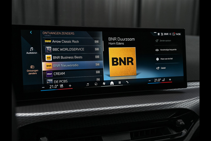 BMW 3 Serie Touring 330e xDrive M-SPORT | FACELIFT | ACCU 19,5 kWh | ACTIVE CRUISE | HIFI AUDIO | CAMERA | FULL-LED | STUUR- EN STOELVERWARM BMW 3 Serie Touring 330e xDrive M-SPORT | FACELIFT | ACCU 19,5 kWh | ACTIVE CRUISE | HIFI AUDIO | CAMERA | FULL-LED | STUUR- EN STOELVERWARM