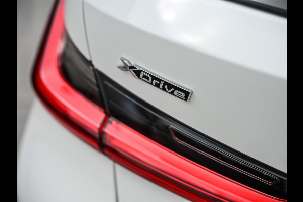 BMW 3 Serie Touring 330e xDrive M-SPORT | FACELIFT | ACCU 19,5 kWh | ACTIVE CRUISE | HIFI AUDIO | CAMERA | FULL-LED | STUUR- EN STOELVERWARM BMW 3 Serie Touring 330e xDrive M-SPORT | FACELIFT | ACCU 19,5 kWh | ACTIVE CRUISE | HIFI AUDIO | CAMERA | FULL-LED | STUUR- EN STOELVERWARM