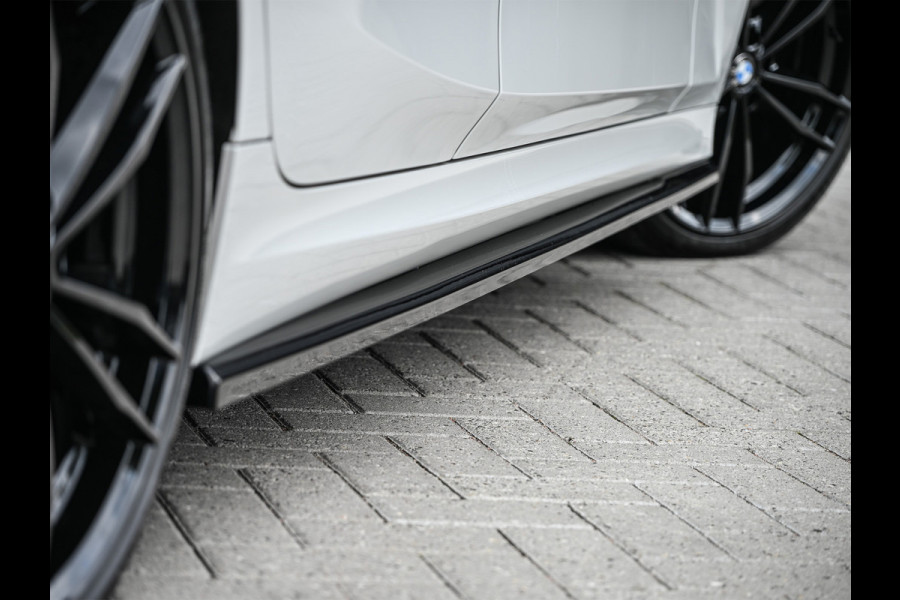 BMW 3 Serie Touring 330e xDrive M-SPORT | FACELIFT | ACCU 19,5 kWh | ACTIVE CRUISE | HIFI AUDIO | CAMERA | FULL-LED | STUUR- EN STOELVERWARM BMW 3 Serie Touring 330e xDrive M-SPORT | FACELIFT | ACCU 19,5 kWh | ACTIVE CRUISE | HIFI AUDIO | CAMERA | FULL-LED | STUUR- EN STOELVERWARM