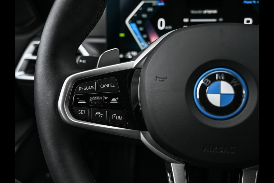 BMW 3 Serie Touring 330e xDrive M-SPORT | FACELIFT | ACCU 19,5 kWh | ACTIVE CRUISE | HIFI AUDIO | CAMERA | FULL-LED | STUUR- EN STOELVERWARM BMW 3 Serie Touring 330e xDrive M-SPORT | FACELIFT | ACCU 19,5 kWh | ACTIVE CRUISE | HIFI AUDIO | CAMERA | FULL-LED | STUUR- EN STOELVERWARM
