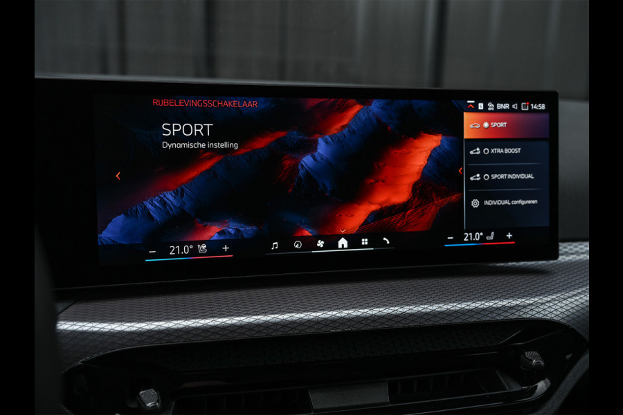 BMW 3 Serie Touring 330e xDrive M-SPORT | FACELIFT | ACCU 19,5 kWh | ACTIVE CRUISE | HIFI AUDIO | CAMERA | FULL-LED | STUUR- EN STOELVERWARM BMW 3 Serie Touring 330e xDrive M-SPORT | FACELIFT | ACCU 19,5 kWh | ACTIVE CRUISE | HIFI AUDIO | CAMERA | FULL-LED | STUUR- EN STOELVERWARM