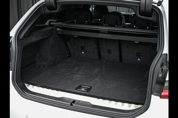 BMW 3 Serie Touring 330e xDrive M-SPORT | FACELIFT | ACCU 19,5 kWh | ACTIVE CRUISE | HIFI AUDIO | CAMERA | FULL-LED | STUUR- EN STOELVERWARM BMW 3 Serie Touring 330e xDrive M-SPORT | FACELIFT | ACCU 19,5 kWh | ACTIVE CRUISE | HIFI AUDIO | CAMERA | FULL-LED | STUUR- EN STOELVERWARM