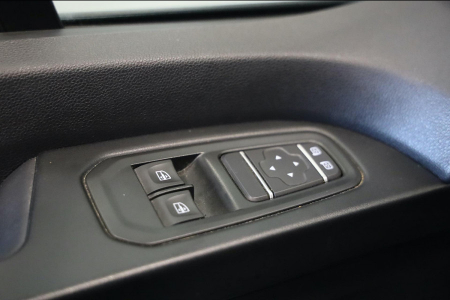 Nissan Primastar 2.0 dCi L2/H1 LED ACENTA CAMERA PDC CRUISE AIRCO NAP TREKHAAK ZWART IMPERIAAL INRICHTING LEASE V/A 144,- p.m.