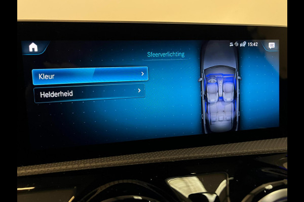 Mercedes-Benz A-Klasse 200 AMG Night Edition / Sfeerverlichting