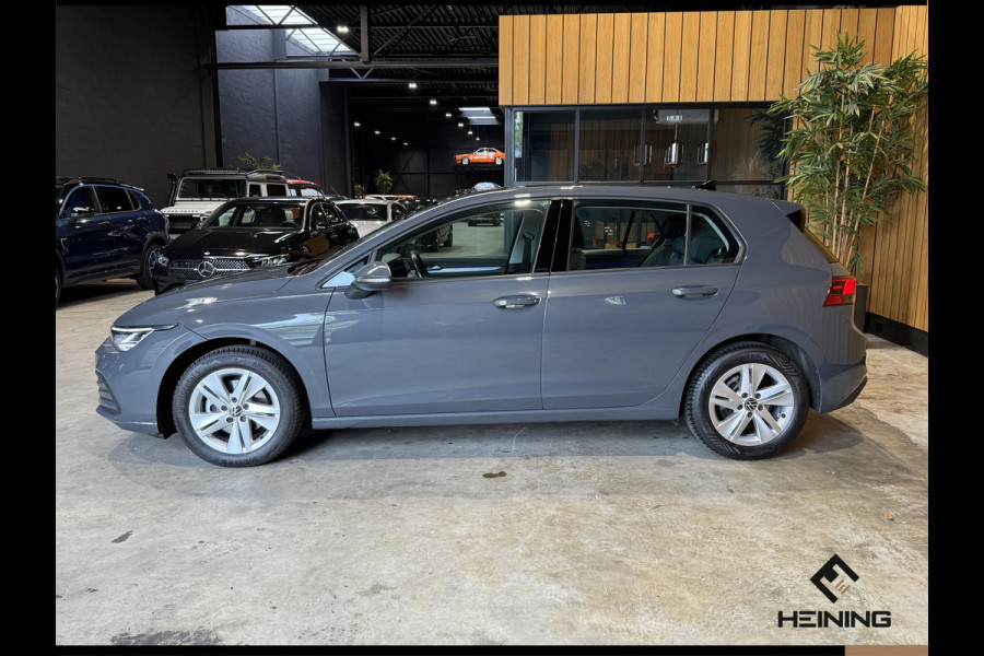 Volkswagen Golf 1.0 eTSI Life. Automaat. Navi. Apple carplay. Adaptive. Hollandse auto met NAP