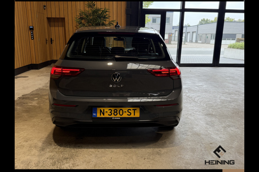 Volkswagen Golf 1.0 eTSI Life. Automaat. Navi. Apple carplay. Adaptive. Hollandse auto met NAP