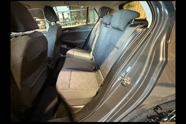 Volkswagen Golf 1.0 eTSI Life. Automaat. Navi. Apple carplay. Adaptive. Hollandse auto met NAP