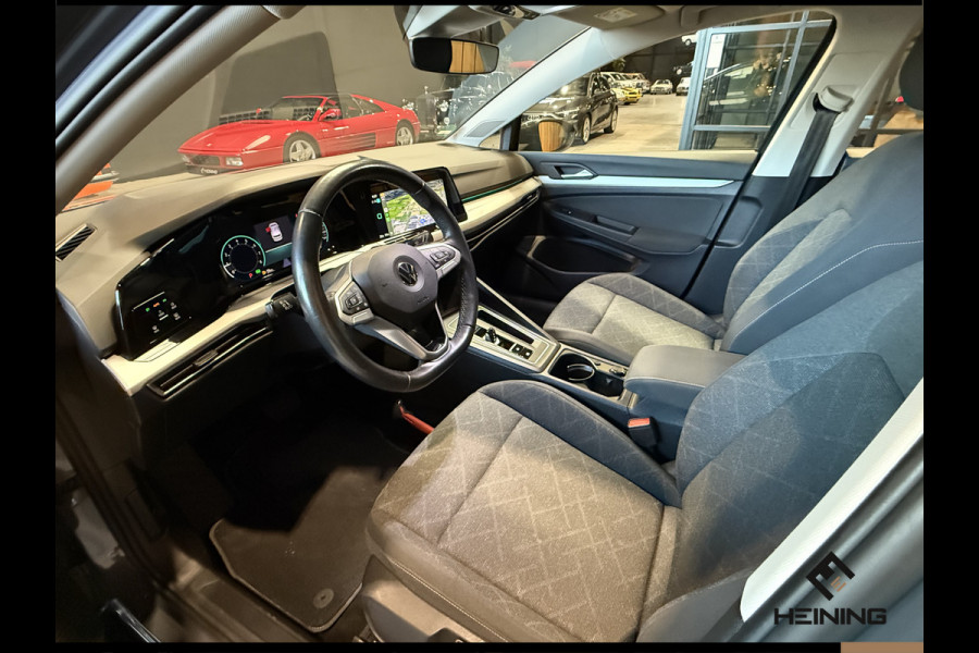 Volkswagen Golf 1.0 eTSI Life. Automaat. Navi. Apple carplay. Adaptive. Hollandse auto met NAP
