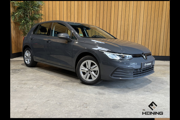 Volkswagen Golf 1.0 eTSI Life. Automaat. Navi. Apple carplay. Adaptive. Hollandse auto met NAP